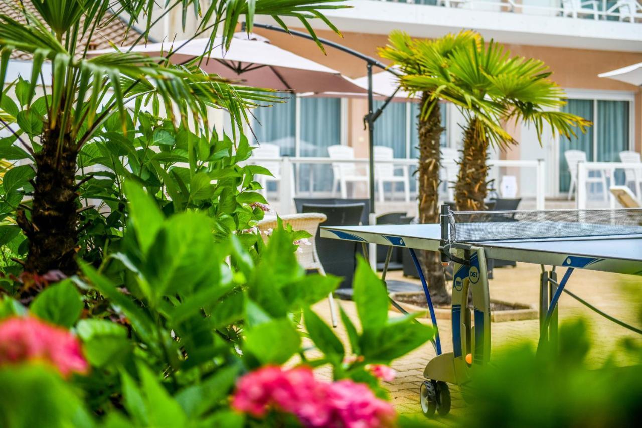 Hotel Restaurant La Forestiere Biscarrosse-Plage Exterior photo